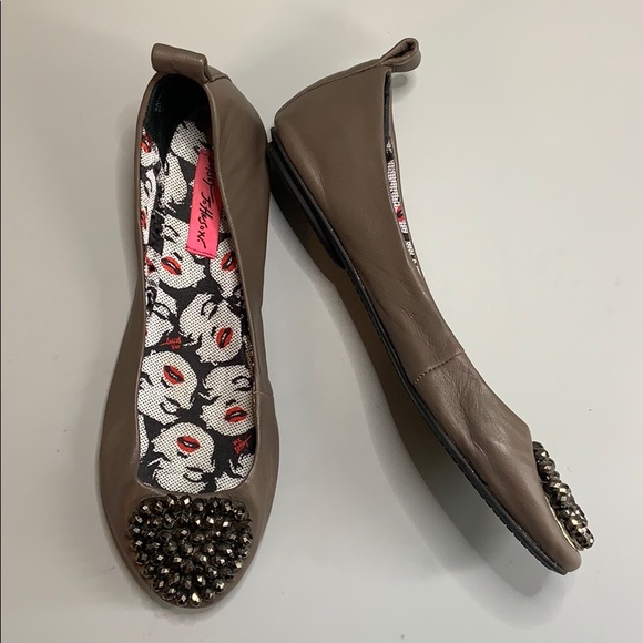 Betsey Johnson Shoes - Betsy Johnson Sauceeyy ballerina flats size 8m